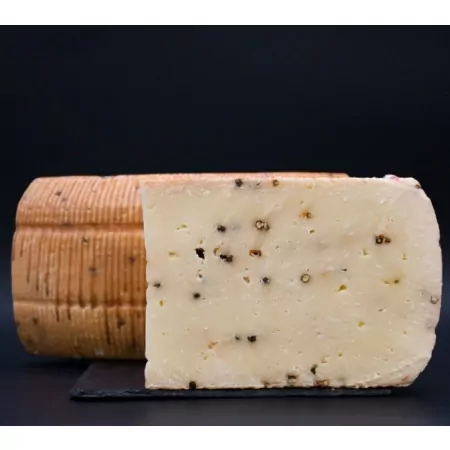 Pecorino pepato-